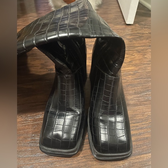 ASOS WIDE FIT Black Leather Heeled Boots - Picture 4 of 4